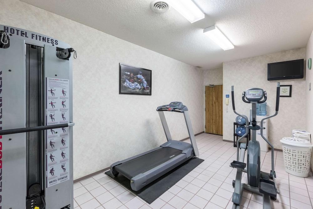 Quality Inn Kearney South photo 18