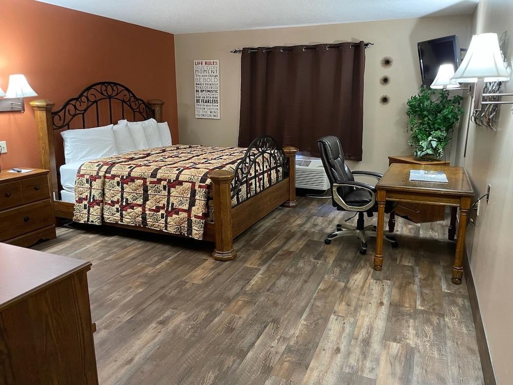 Southfork Motel and Grill photo 4