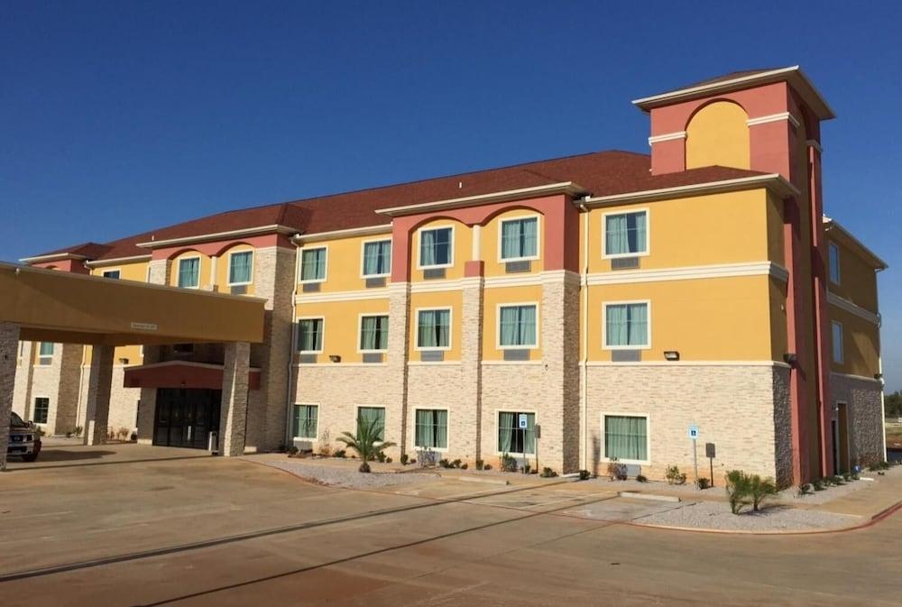 Residency Suites - Cotulla photo 24