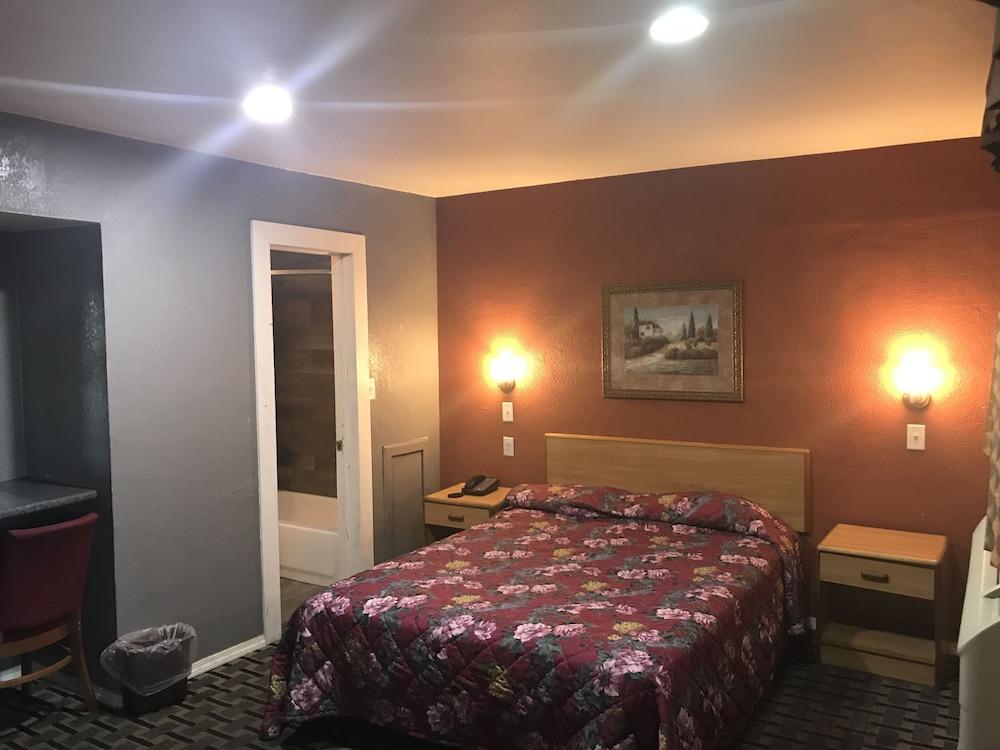 Economy Inn Motel photo 14
