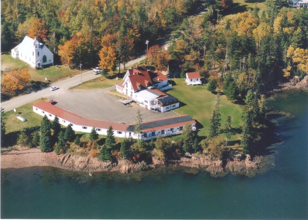 Redclyffe Shore Motor Inn photo 14