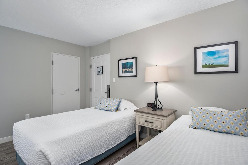 First Floor Standard Suite Bay View photo 4