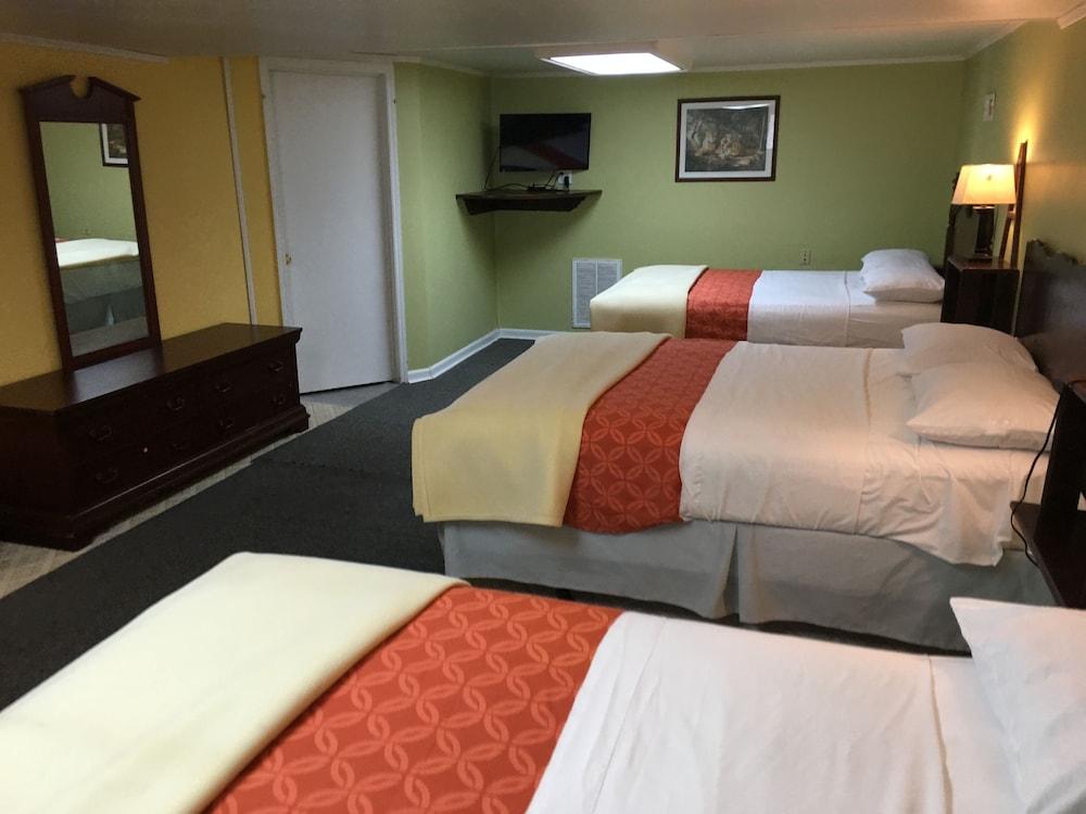 Dixie Plaza Hotel photo 31