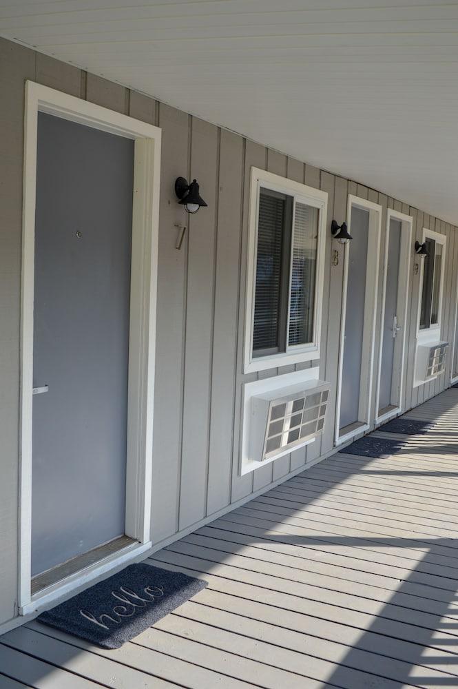 Coastal Suites Resort photo 5