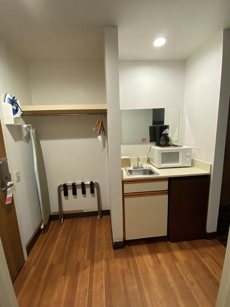 Guest House Inn photo 19