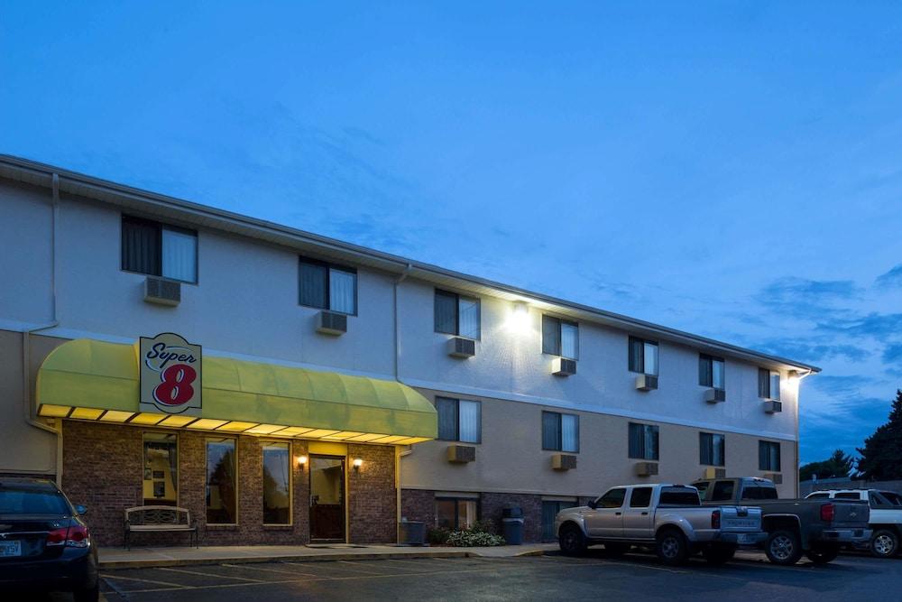 Super 8 by Wyndham Omaha NE photo 5