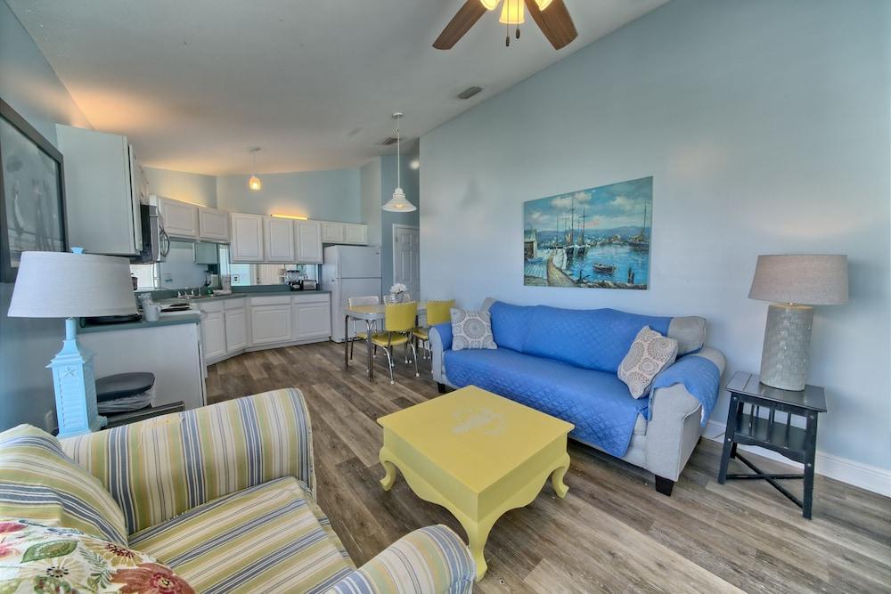 Pineapple Villas on Laguna Beach photo 32