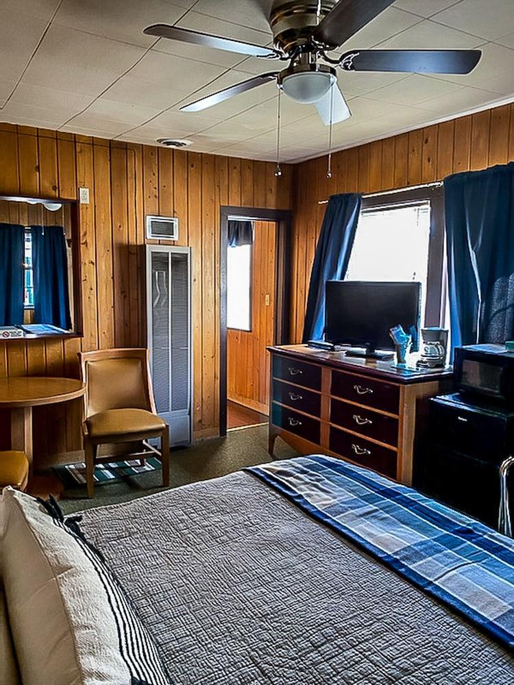 The Gold Pan Motel photo 39