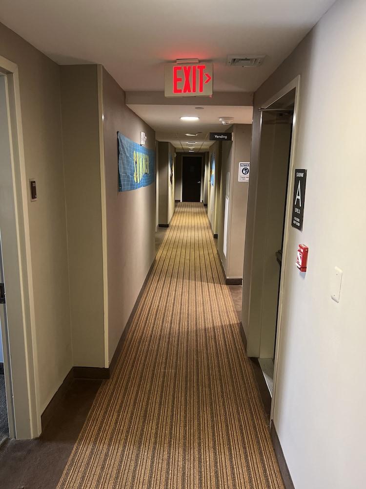 Cresthaven Inn JFK photo 20