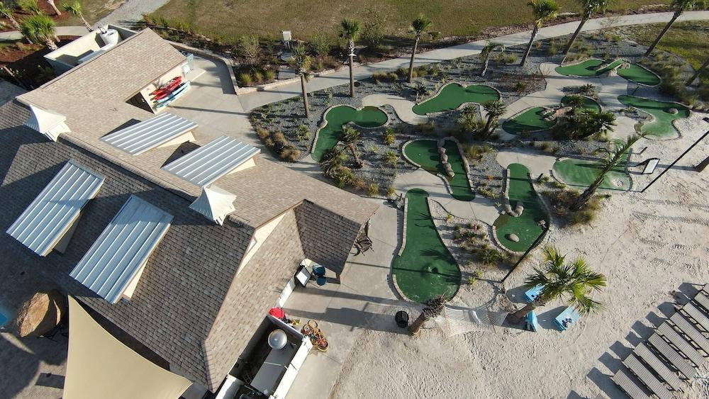 Island Oaks RV Resort photo 9