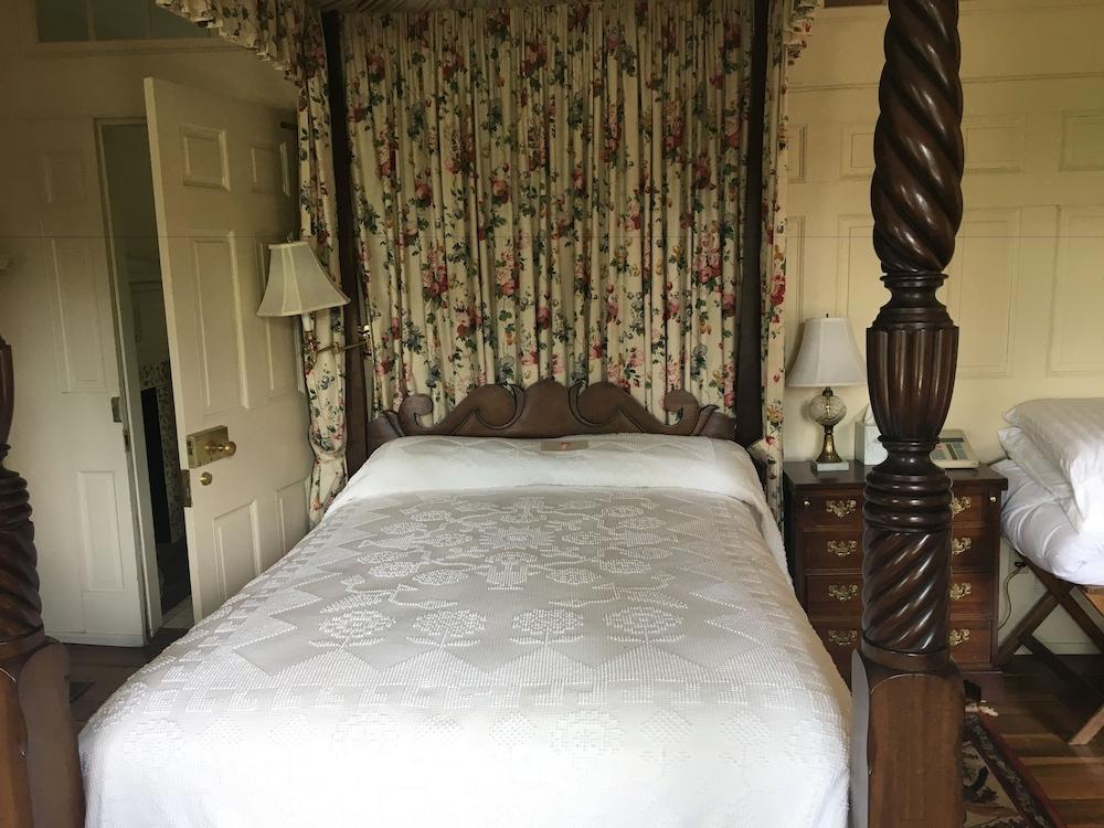 Spread Eagle Tavern and Inn photo 11