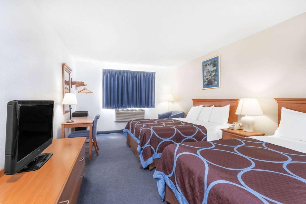 Super 8 by Wyndham Montgomery Maybrook photo 18