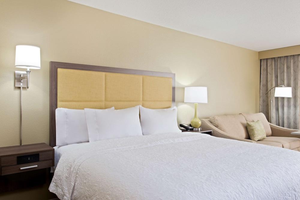 Hampton Inn Sault Ste Marie photo 11