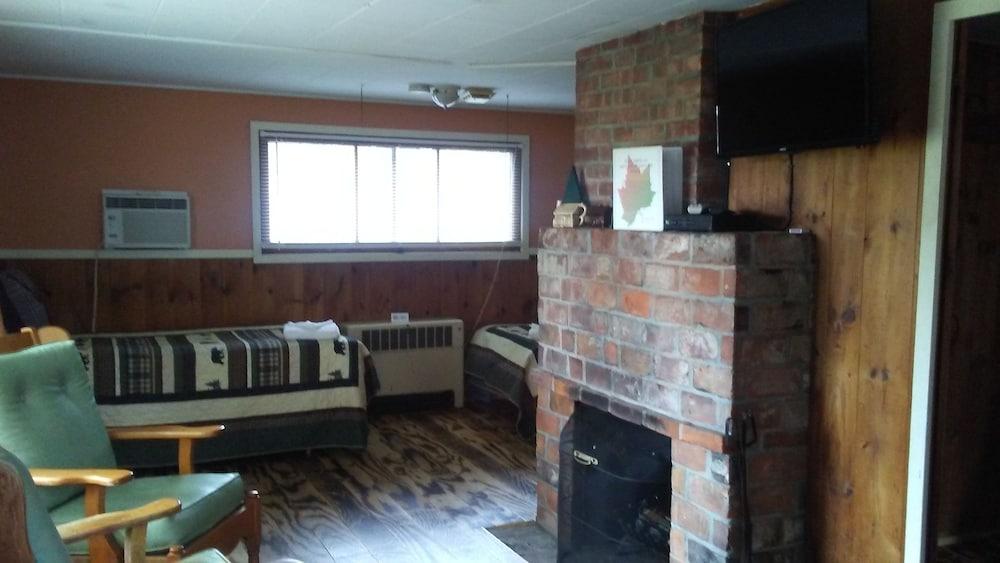 The Cabins at Autumn Mountain Winery photo 17