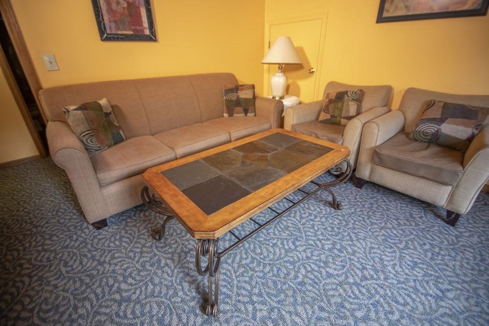 Ridges Inn & Suites photo 68