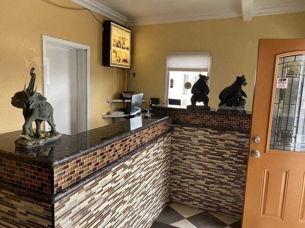 Palace Inn Oxnard photo 7