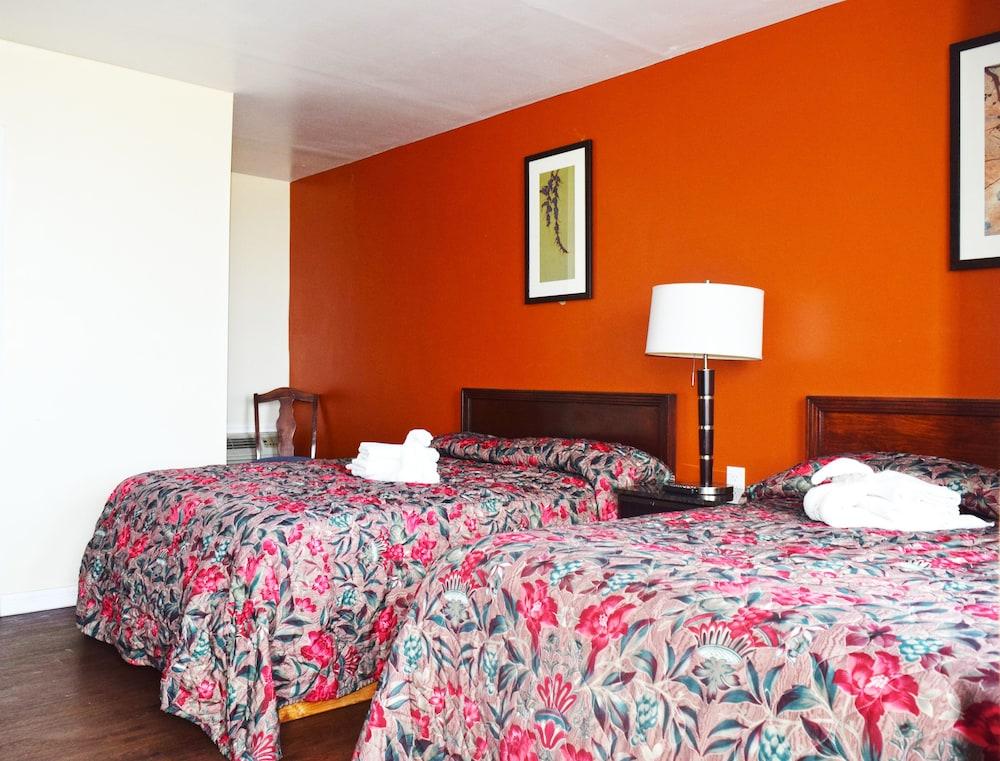 Skyview Manor Motel photo 48