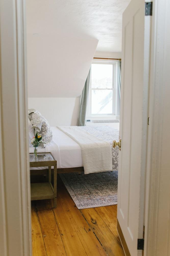 Greenleaf Inn photo 67