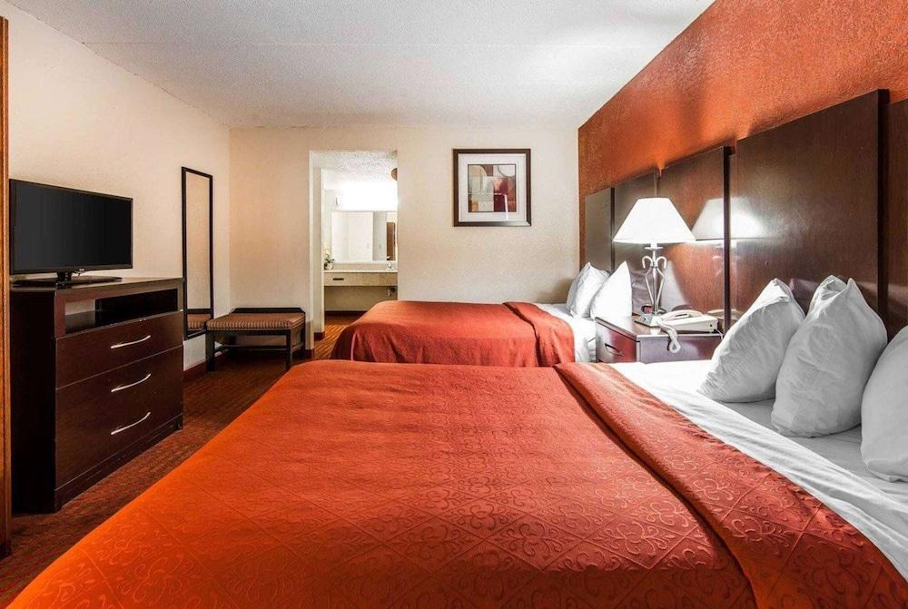 Wingate by Wyndham Marietta Conference Center photo 11