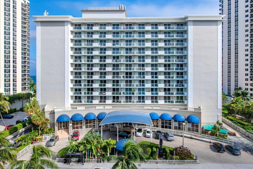 Ramada Plaza by Wyndham Marco Polo Beach Resort photo 89