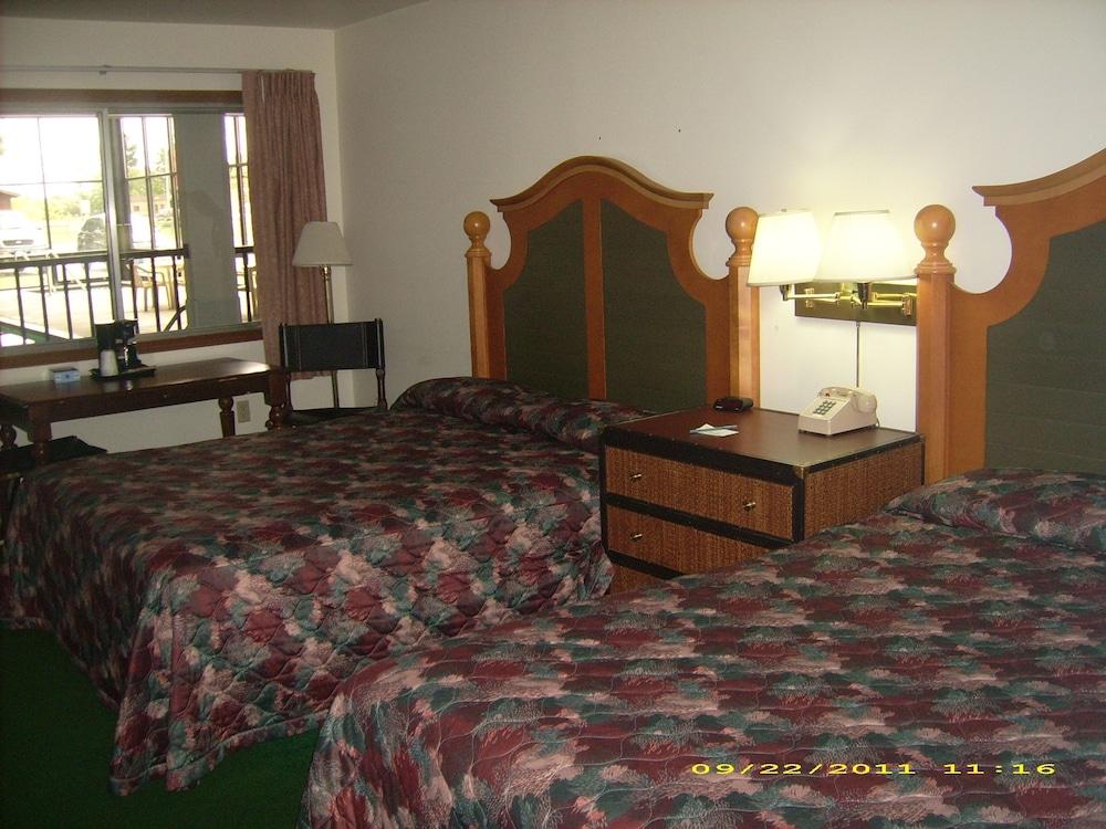 Econo Lodge Waupaca photo 12