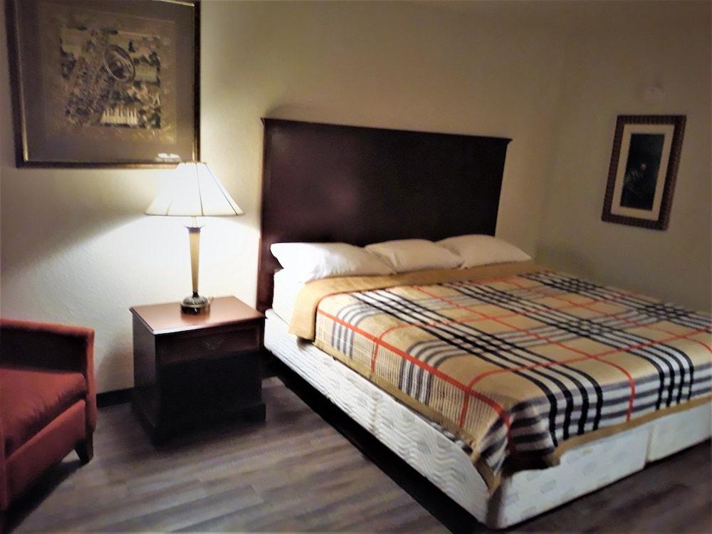 Madison Inn and Suites photo 13