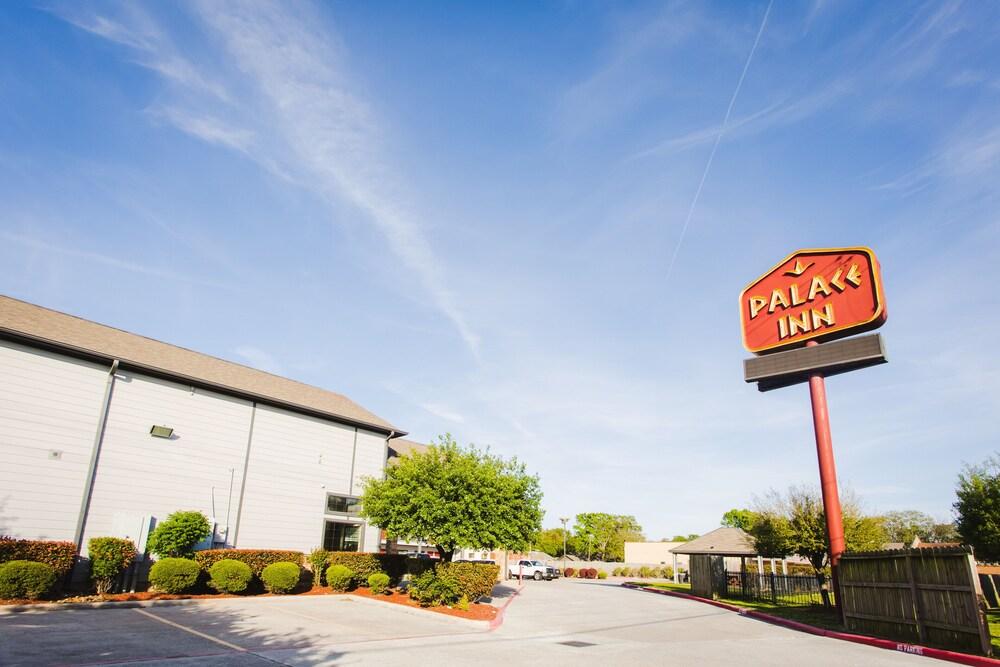 Palace Inn Baytown Spur TX-330 photo 36