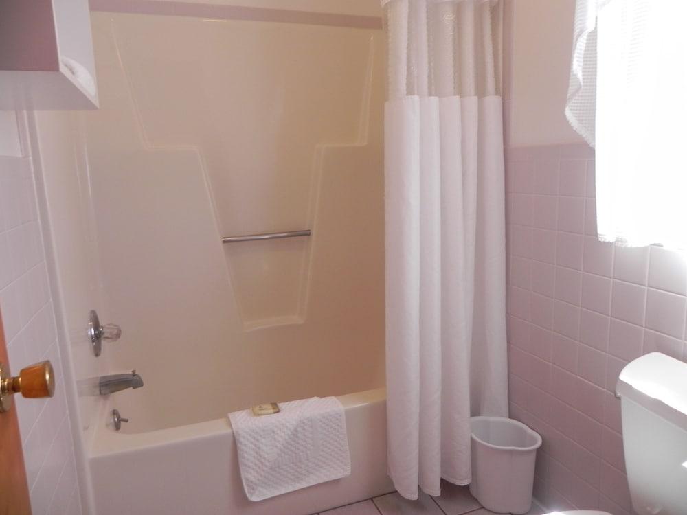 Mohican Resort Motel photo 27