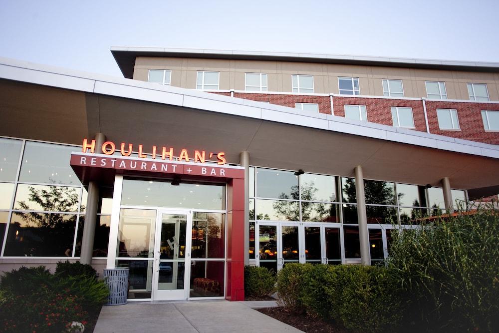 I Hotel And Illinois Conference Center photo 21