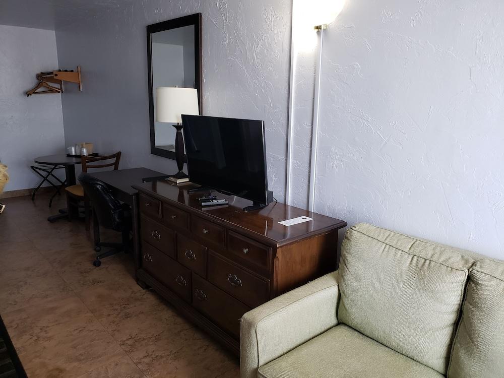 Topaz Motel photo 10