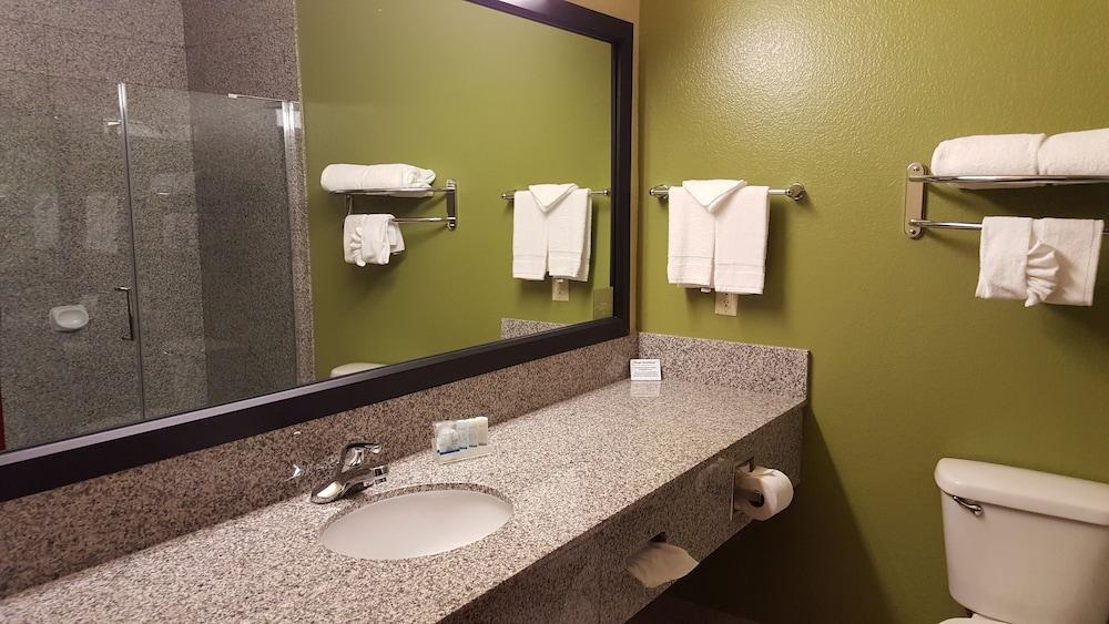 Sleep Inn & Suites Shamrock photo 28