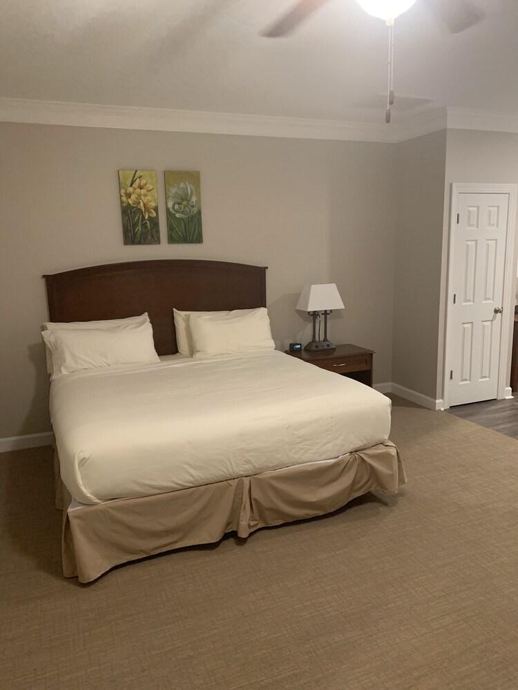 The Village at RiverLanding photo 40