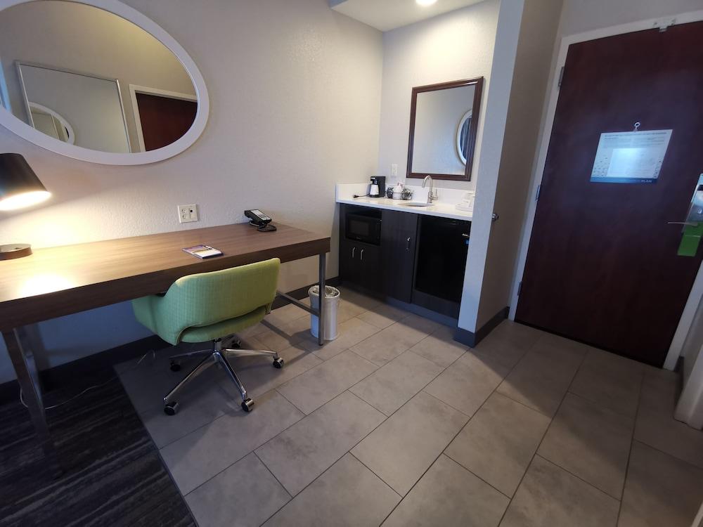 Hampton Inn & Suites Colorado Springs/Air Force Academy photo 13