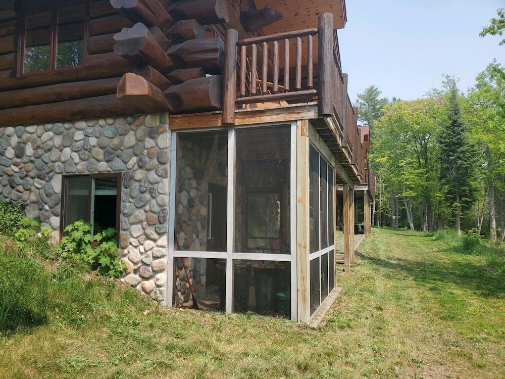 Aqua Log Cabins Resort photo 9