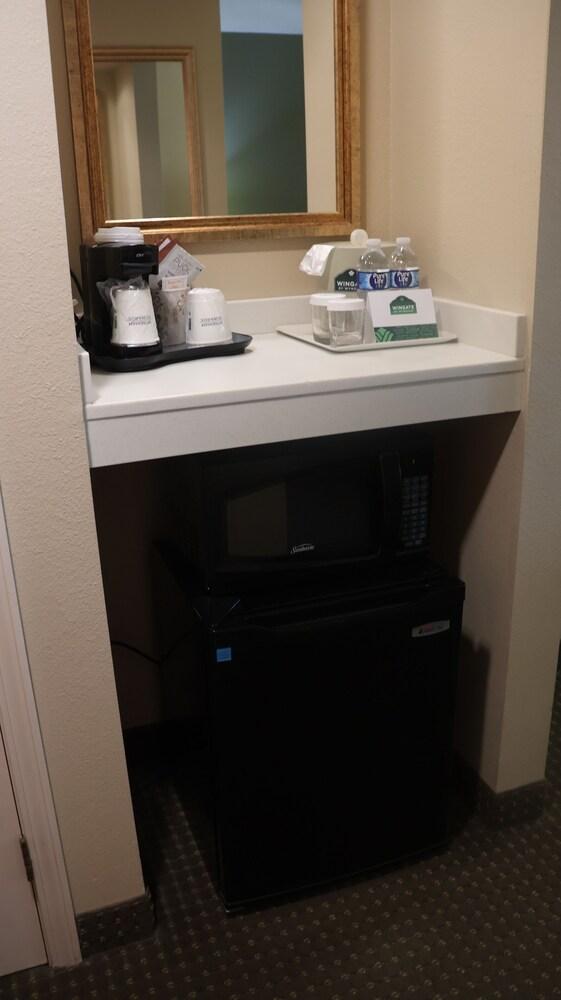 Wingate By Wyndham Peoria photo 25