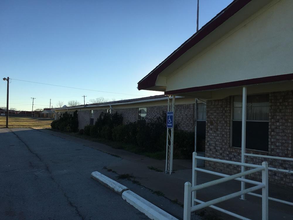 Reddy Inn and Suites photo 36