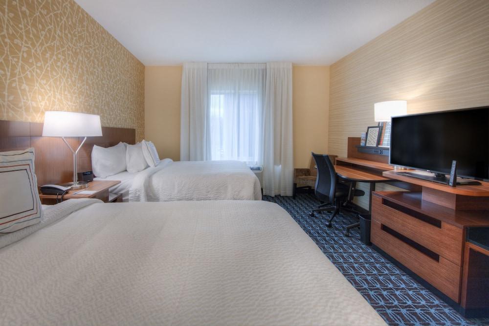 Fairfield Inn and Suites by Marriott Charlotte Airport photo 5