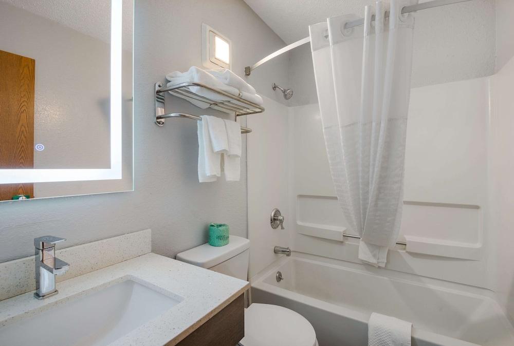 Quality Inn Oneida near Casino photo 29