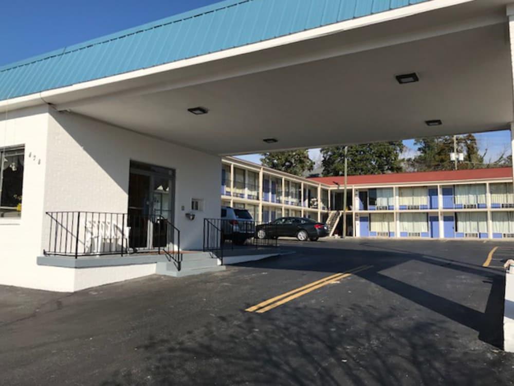 American INN of Orangeburg photo 1