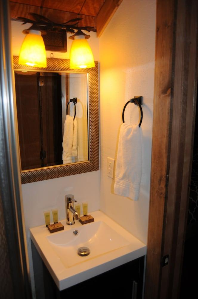 Yellowstone Motel - Adults Only photo 81