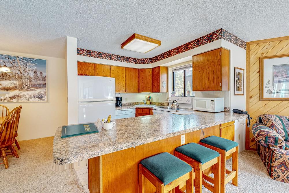 Pine Ridge Condominiums photo 23