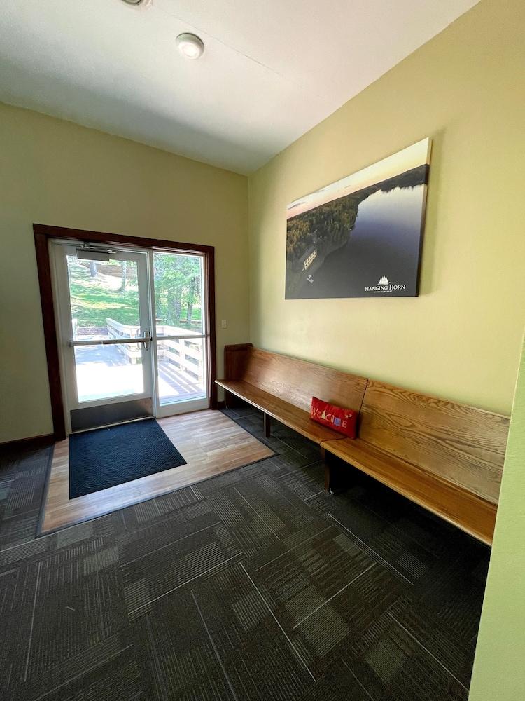 Hanging Horn Lakeside Resort photo 7