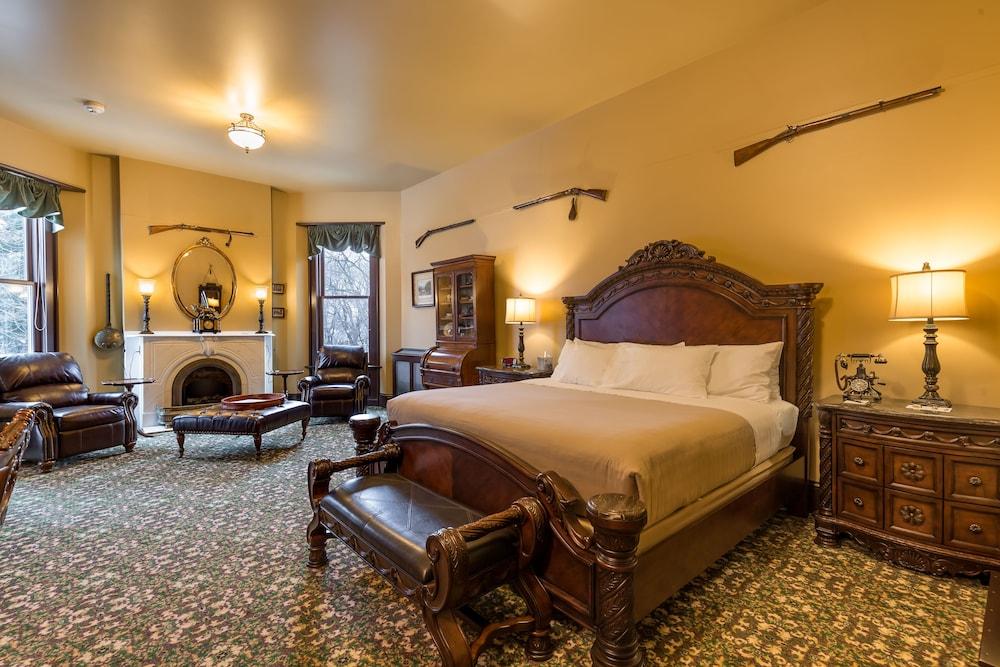 Steele Mansion photo 96
