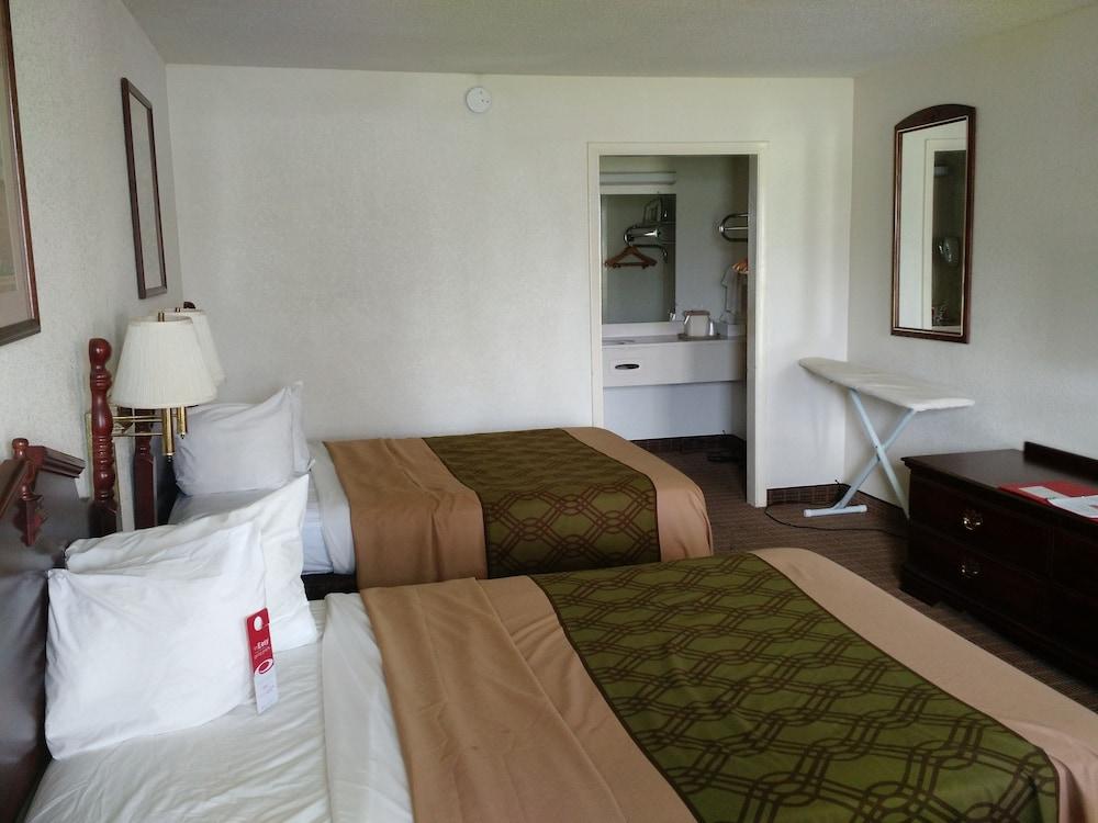 Econo Lodge Thomasville photo 9