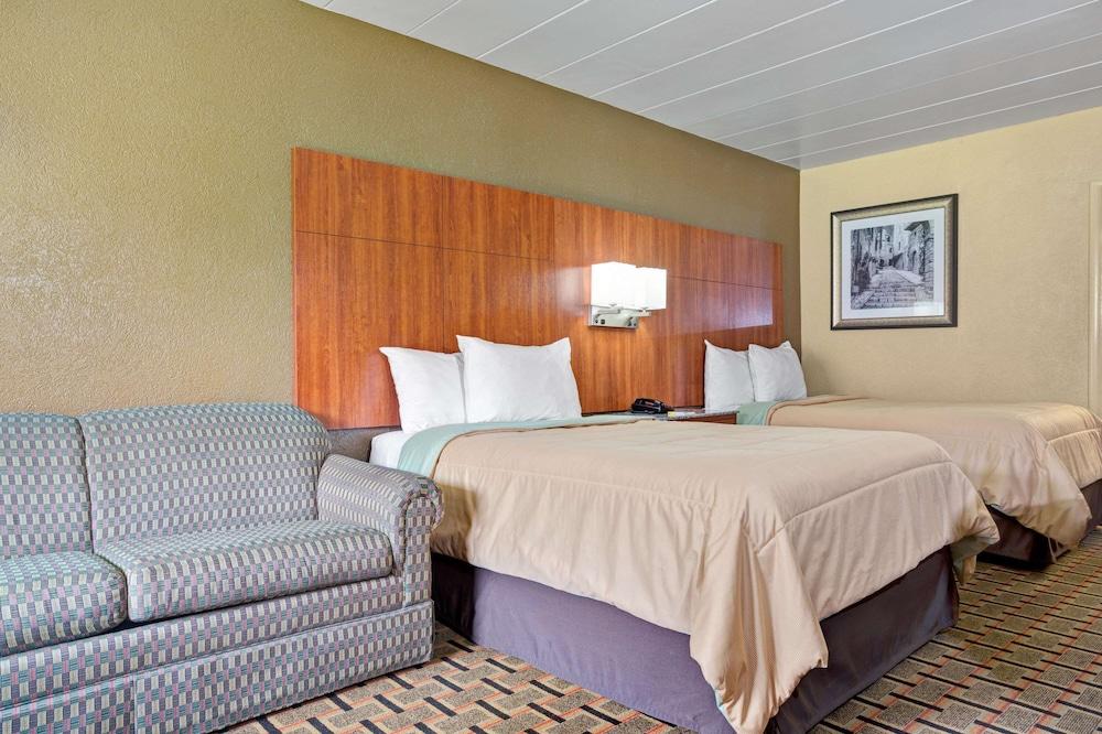 Royal Inn photo 25