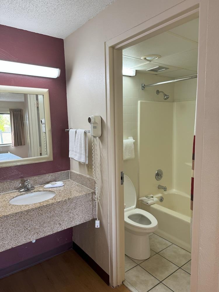 Sycamore Suites photo 57