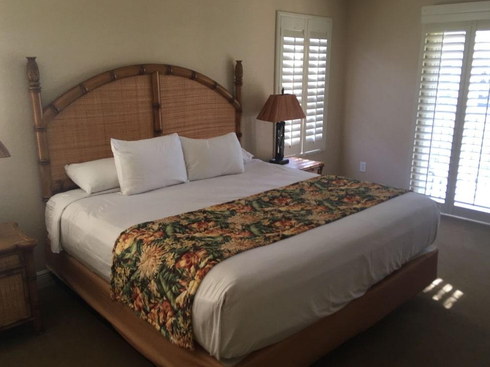 Villas At Regal Palms photo 4