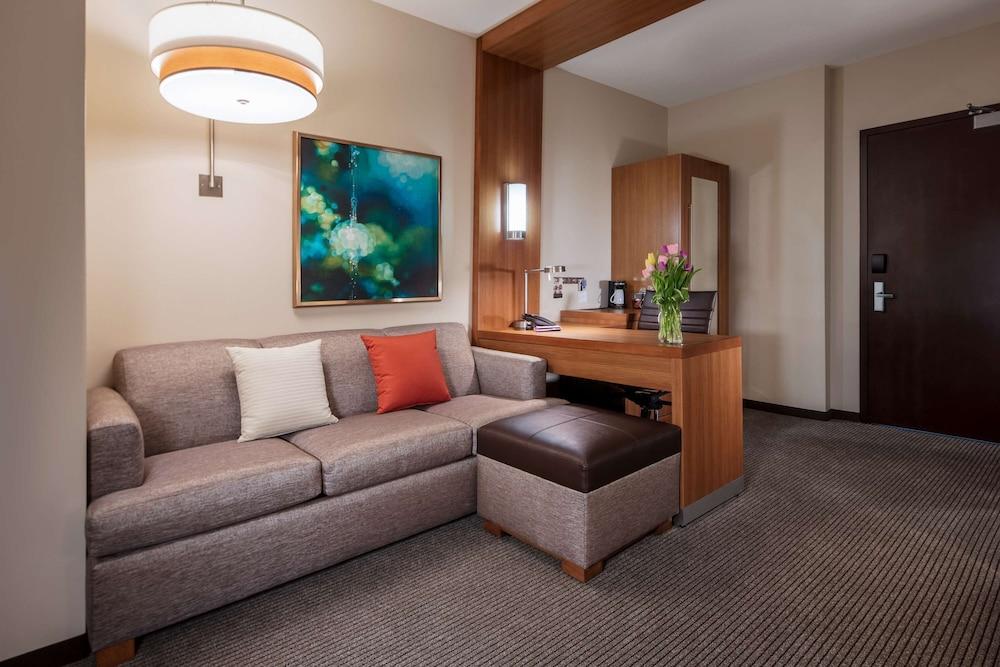 Hyatt Place Delano photo 18