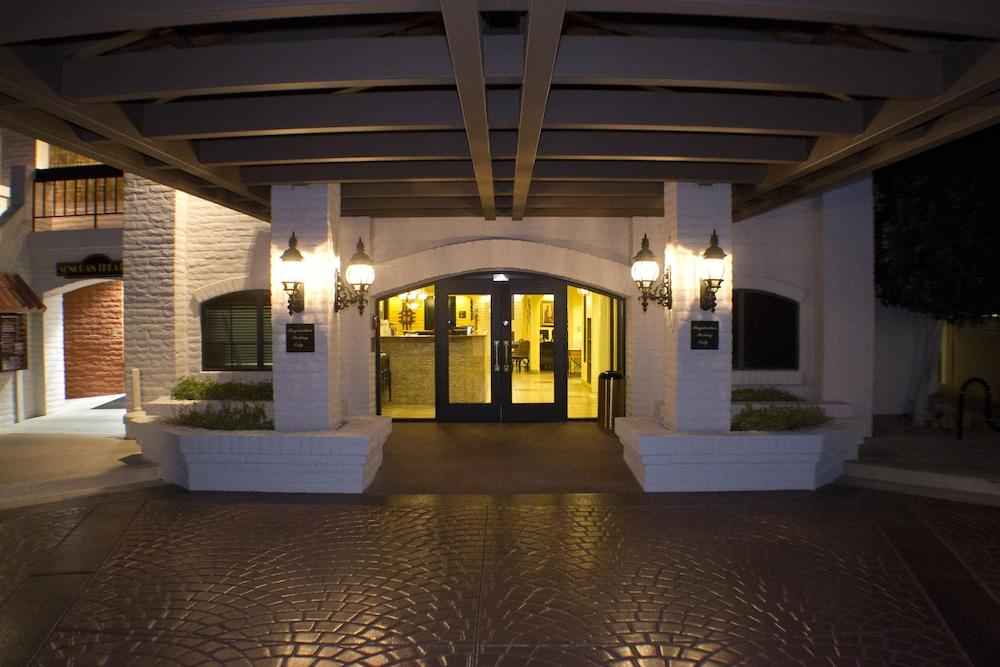 Getaways at Scottsdale Camelback photo 4