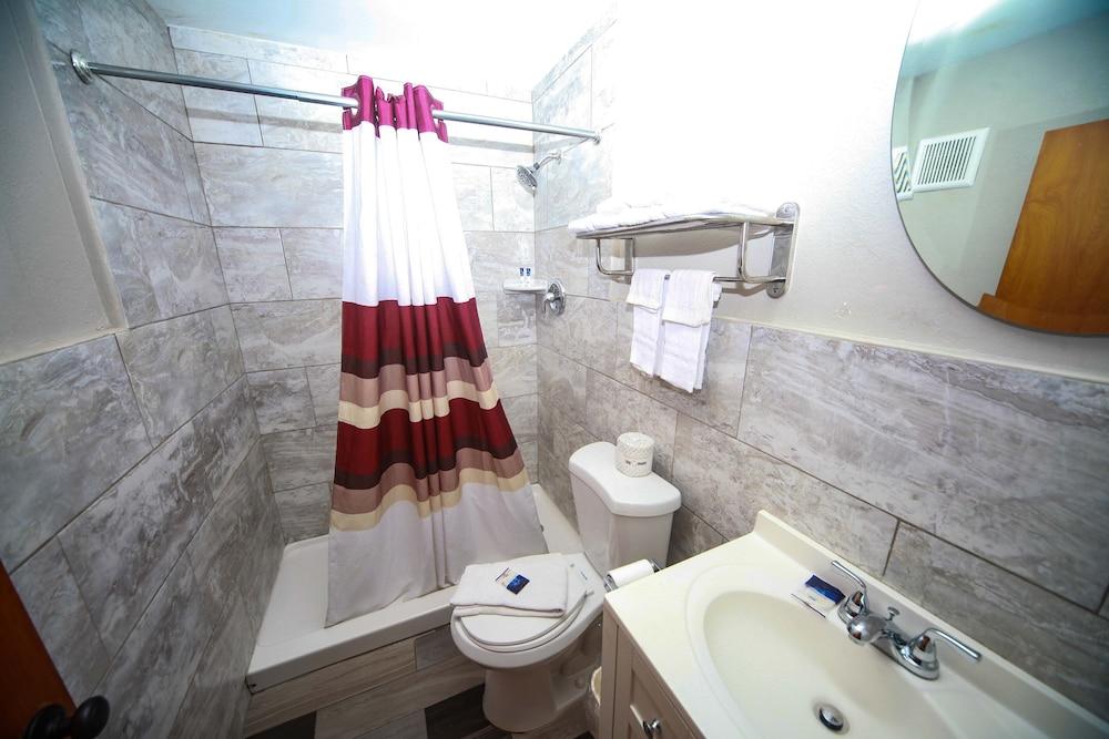Relax Inn photo 19